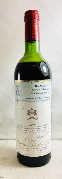 Château Mouton Rothschild, mid shoulder